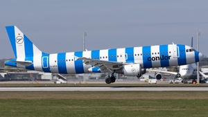 Photo of D-AICA - Airbus A320-212 operated by Condor