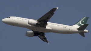 Photo of AP-BMY - Airbus A320-214 operated by PIA Pakistan International Airlines