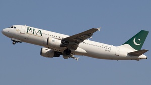 Photo of AP-BLU - Airbus A320-214 operated by PIA Pakistan International Airlines