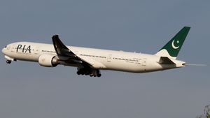Photo of AP-BMS - Boeing 777-3Q8(ER) operated by PIA Pakistan International Airlines