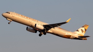 Photo of A6-AEI - Airbus A321-231 operated by Etihad Airways