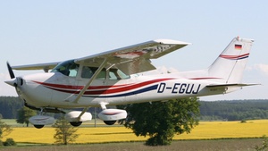 Photo of D-EGUJ - Cessna 172N Skyhawk II operated by Private