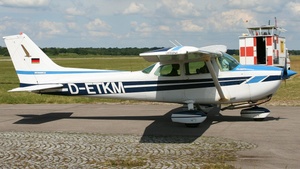 Photo of D-ETKM - Cessna 172N Skyhawk II operated by Private
