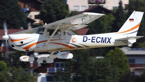 Photo of D-ECMX - Reims-Cessna F150M operated by flylinz