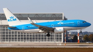 Photo of PH-BGN - Boeing 737-7K2 operated by KLM Royal Dutch Airlines