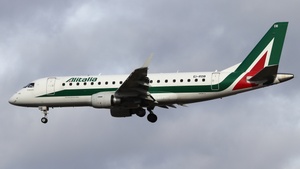 Photo of EI-RDB - Embraer ERJ-175STD operated by Alitalia CityLiner