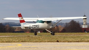 Photo of D-EDMJ - Cessna 152 operated by Air Munich Aviation - Flugschule Jesenwang