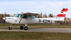 Photo of D-EDMJ - Cessna 152 operated by Air Munich Aviation - Flugschule Jesenwang