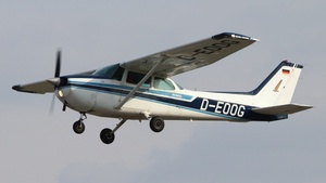 Photo of D-EOOG - Reims-Cessna F172N Skyhawk II operated by Flugsportgruppe im DLR Oberpfaffenhofen