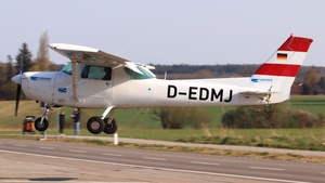 Photo of D-EDMJ - Cessna 152 operated by Air Munich Aviation - Flugschule Jesenwang