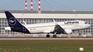 Photo of D-AIWK - Airbus A320-214 operated by Lufthansa