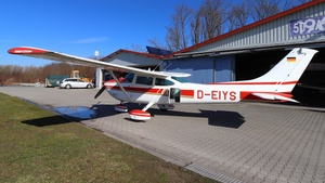Photo of D-EIYS - Reims-Cessna F182Q Skylane II operated by Fliegerclub Moosburg