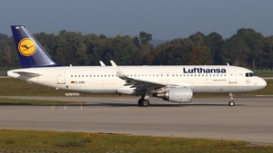 Photo of D-AIWA - Airbus A320-214 operated by Lufthansa