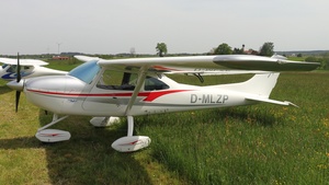 Photo of D-MLZP - AirLony Skylane operated by Private