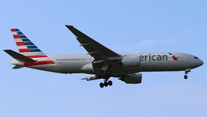 Photo of N782AN - Boeing 777-223(ER) operated by American Airlines