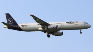 Photo of D-AISI - Airbus A321-231 operated by Lufthansa