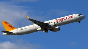 Photo of TC-RBR - Airbus A321-251NX operated by Pegasus Airlines