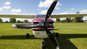 Photo of D-EYWW - Cessna 210L Centurion II operated by Private