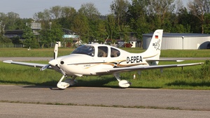 Photo of D-EPEA - Cirrus SR22 G2 operated by Private
