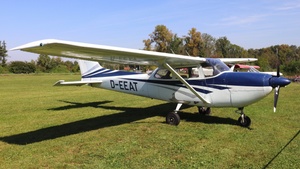 Photo of D-EEAT - Reims-Cessna FR172F Reims Rocket operated by Private