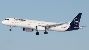 Photo of D-AIDF - Airbus A321-231 operated by Lufthansa
