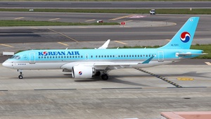 Photo of HL7201 - Airbus A220-300 operated by Korean Air