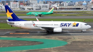 Photo of JA737R - Boeing 737-86N operated by Skymark Airlines