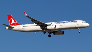 Photo of TC-JTO - Airbus A321-231 operated by Turkish Airlines