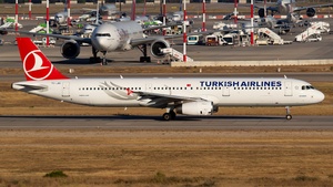 Photo of TC-JRI - Airbus A321-231 operated by Turkish Airlines