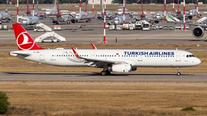 Photo with serial 5689 - Airbus A321-231