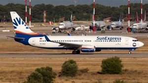 Photo of TC-SUU - Boeing 737-86Q operated by SunExpress