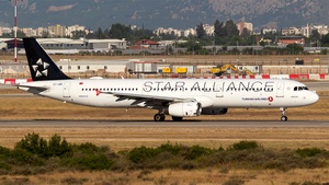 Photo of TC-JRR - Airbus A321-231 operated by Turkish Airlines