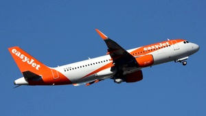 Photo of G-EJCA - Airbus A320-214 operated by easyJet