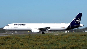 Photo of D-AIDB - Airbus A321-231 operated by Lufthansa