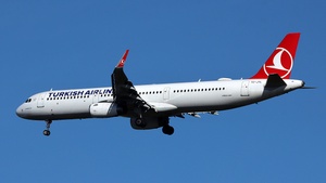 Photo of TC-JTL - Airbus A321-231 operated by Turkish Airlines