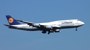 Photo of D-ABYH - Boeing 747-830 operated by Lufthansa