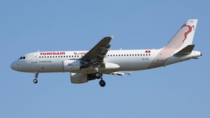 Photo of TS-ITC - Airbus A320-214 operated by Tunisair