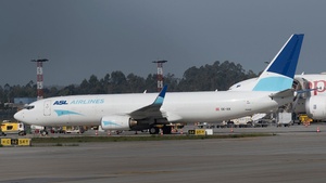 Photo of OE-IXK - Boeing 737-86N(BCF) operated by ASL Airlines Belgium