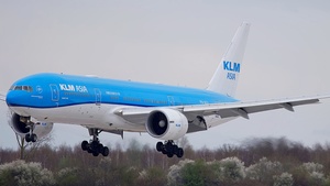 Photo of PH-BQI - Boeing 777-206(ER) operated by KLM Asia