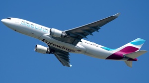 Photo of D-AXGE - Airbus A330-203 operated by Discover Airlines