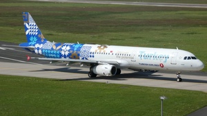 Photo of TC-JRG - Airbus A321-231 operated by Turkish Airlines