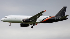 Photo of G-POWK - Airbus A320-233 operated by Titan Airways