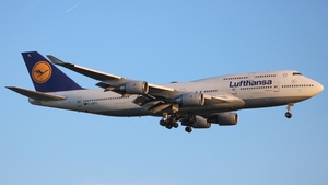 Photo of D-ABTL - Boeing 747-430 operated by Lufthansa