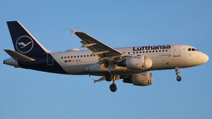 Photo of D-AILH - Airbus A319-114 operated by Lufthansa