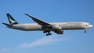 Photo of B-KQT - Boeing 777-367(ER) operated by Cathay Pacific Airways