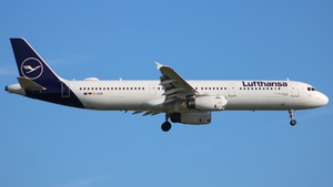 Photo of D-AIDK - Airbus A321-231 operated by Lufthansa