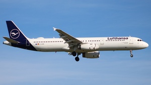 Photo of D-AISR - Airbus A321-231 operated by Lufthansa