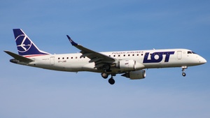 Photo of SP-LMB - Embraer ERJ-190STD operated by LOT Polish Airlines