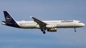 Photo of D-AIDB - Airbus A321-231 operated by Lufthansa