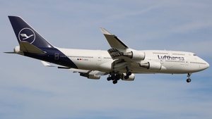Photo of D-ABVU - Boeing 747-430 operated by Lufthansa